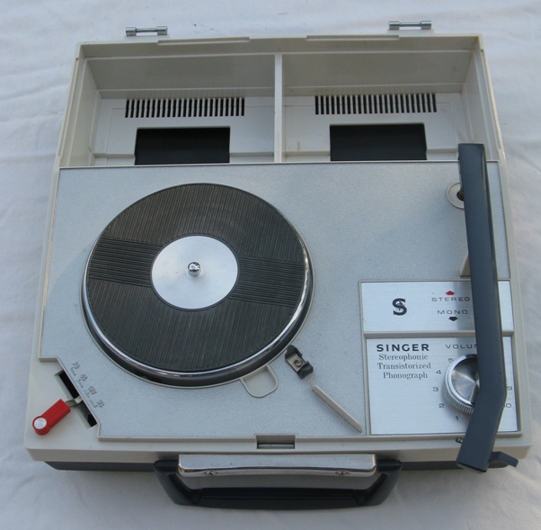 Another Top No Speakers Tonearm Rest View